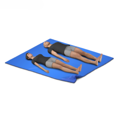 Čiužinio naudojimo pavyzdys, du žmonės guli ant ARTRAID terapinio čiužinio, skirto patogiam kūno palaikymui ir poilsiui.