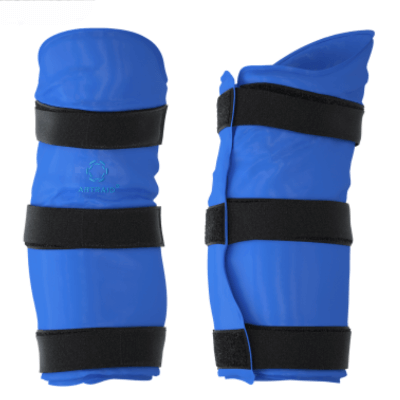 ARTRAID kojų aplikatorius su trimis reguliuojamais dirželiais, skirtas kelio ir blauzdos sričiai stabilizuoti ir patogiai pritvirtinti.